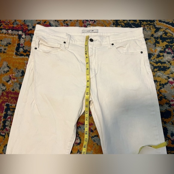 Joe’s Jeans White 🥳 - Picture 9 of 14